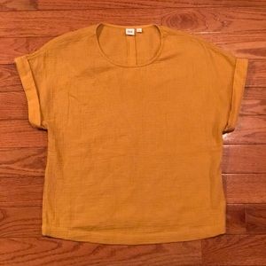 Gap short sleeved shirt